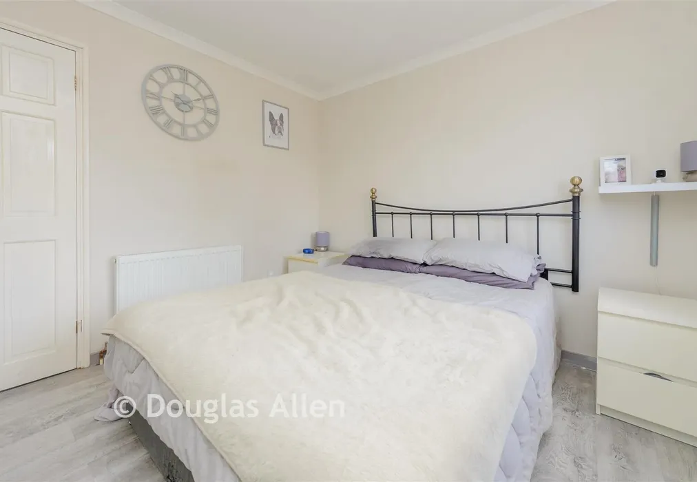 Bedroom 1 - Portman Drive, Billericay, Essex - Wards of Kent