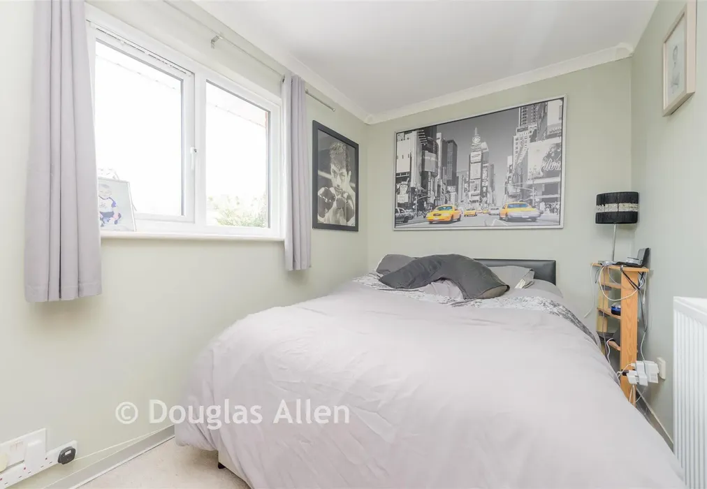 Bedroom 2 - Portman Drive, Billericay, Essex - Wards of Kent