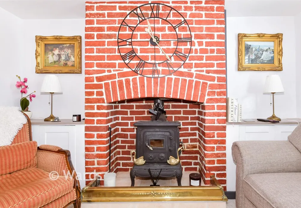 Internal Lifestyle Photograph - Heath Road, Coxheath, Kent - Wards of Kent