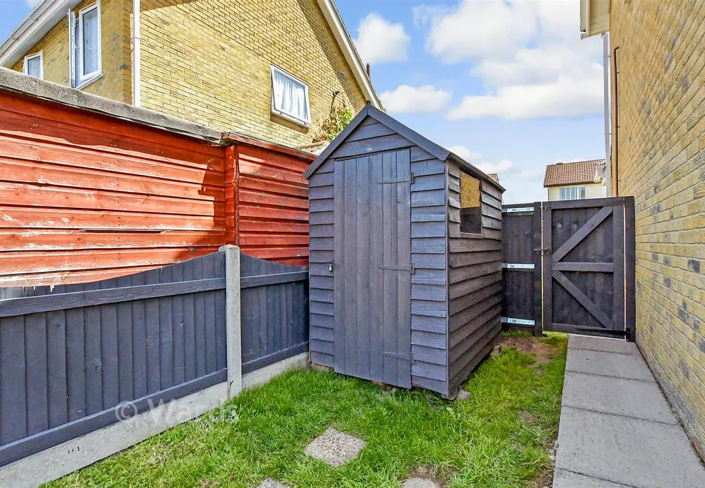 Rear Garden - Wordsworth Gardens, Aylesham, Kent - Wards of Kent
