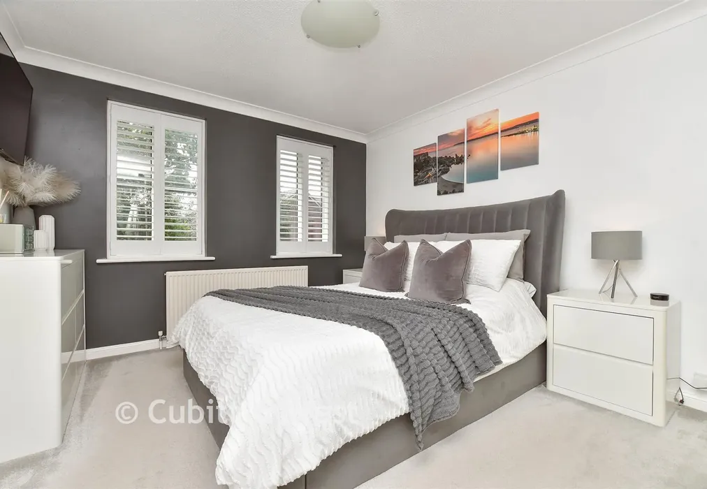 Bedroom 1 - Orchard Way, Shirley, Surrey - Wards of Kent