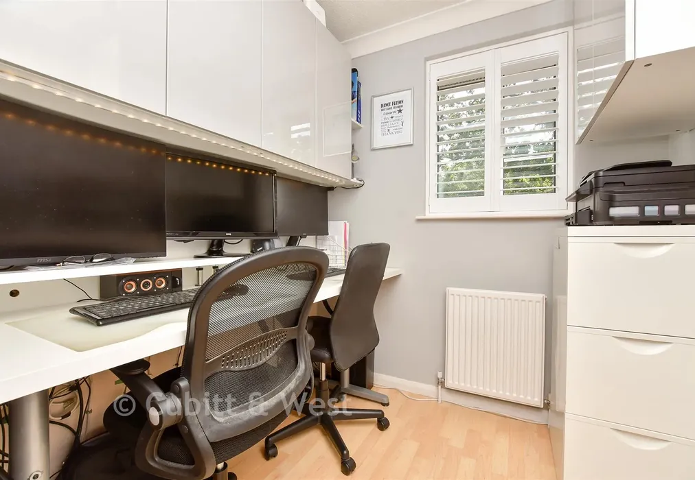 Bedroom 4 - Orchard Way, Shirley, Surrey - Wards of Kent