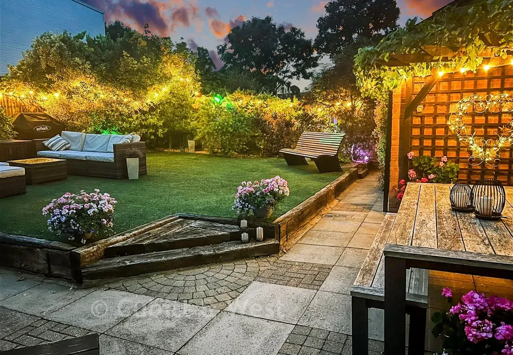 Rear Garden - Orchard Way, Shirley, Surrey - Wards of Kent