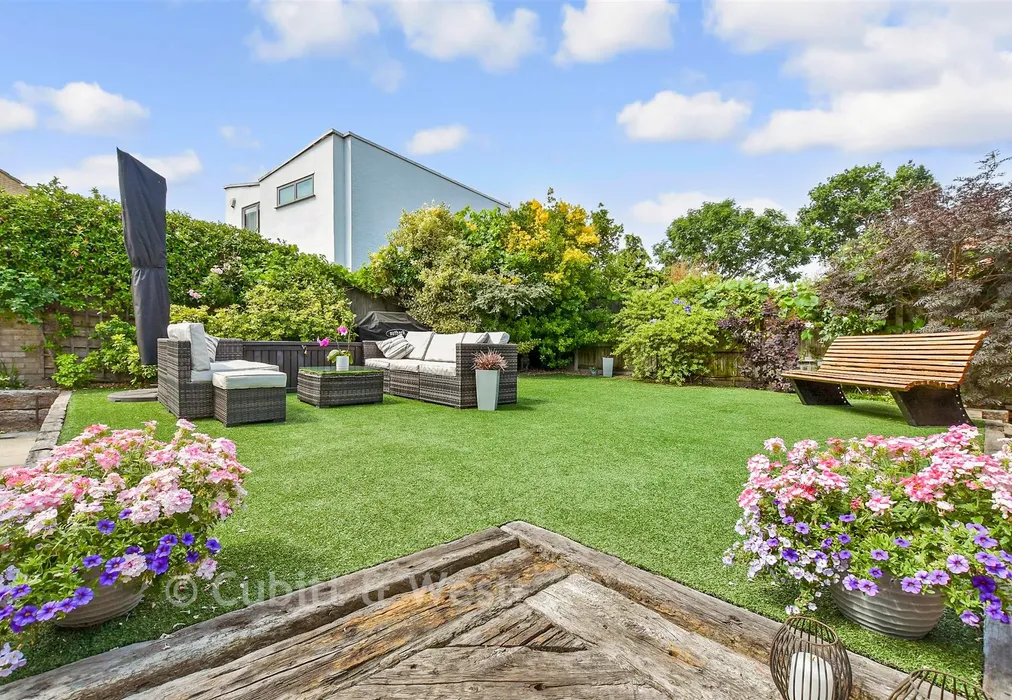 Rear Garden - Orchard Way, Shirley, Surrey - Wards of Kent