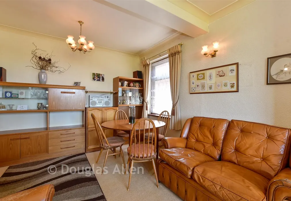 Lounge/Dining Room - Mount Echo Drive, Chingford - Wards of Kent