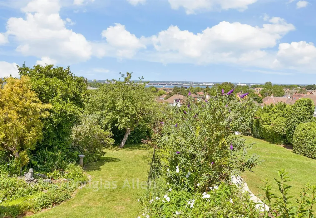 Rear Garden - Mount Echo Drive, Chingford - Wards of Kent