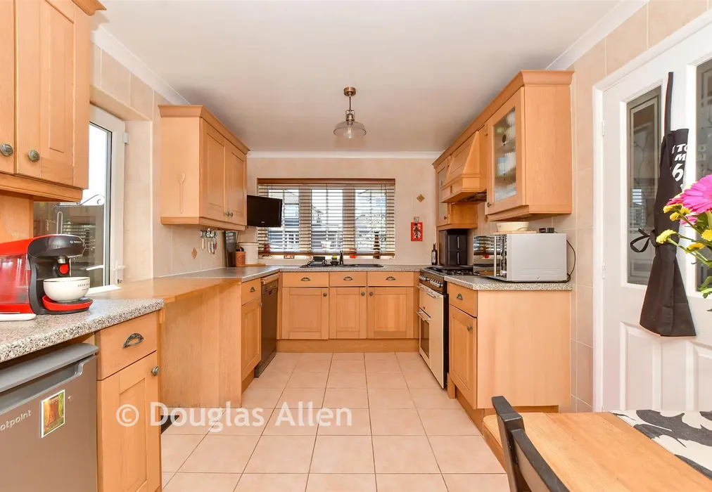 Kitchen/Breakfast Room - Alma Close, Wickford, Essex - Wards of Kent