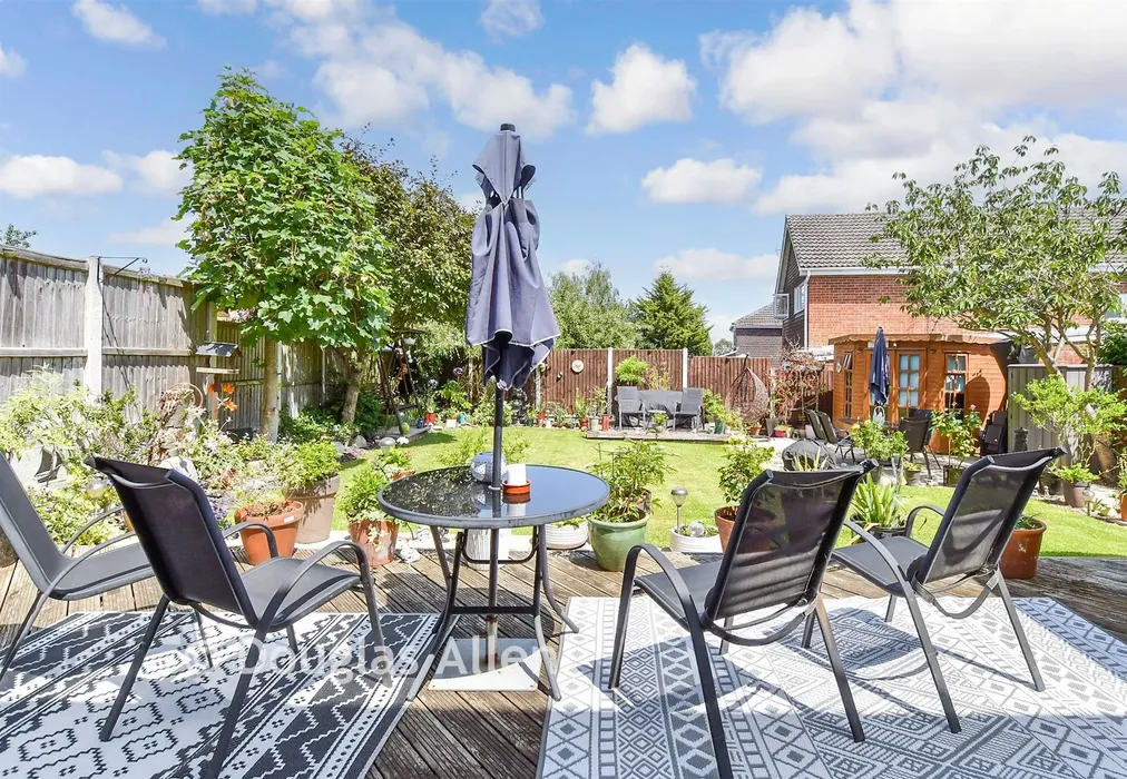Rear Garden - Alma Close, Wickford, Essex - Wards of Kent
