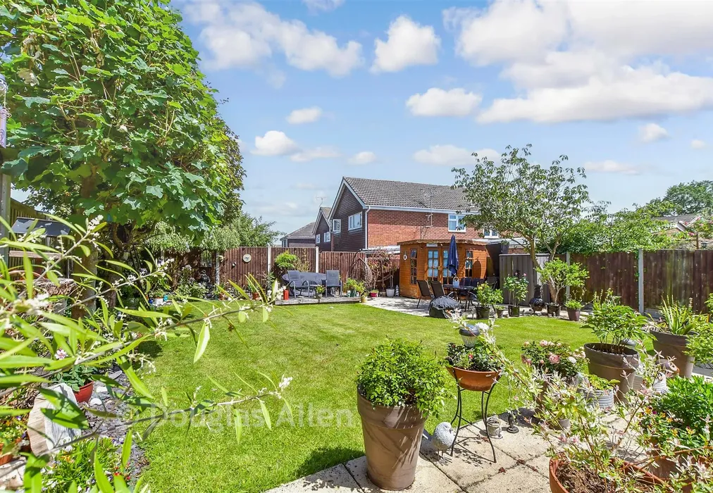Rear Garden - Alma Close, Wickford, Essex - Wards of Kent