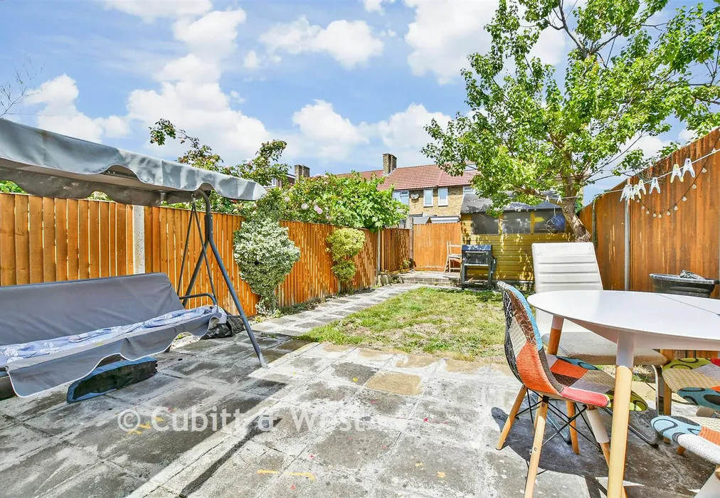 Rear Garden - Tintern Road, Carshalton, Surrey - Wards of Kent