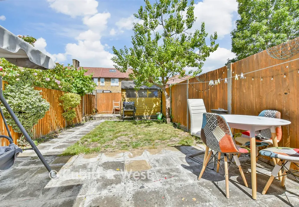 Rear Garden - Tintern Road, Carshalton, Surrey - Wards of Kent