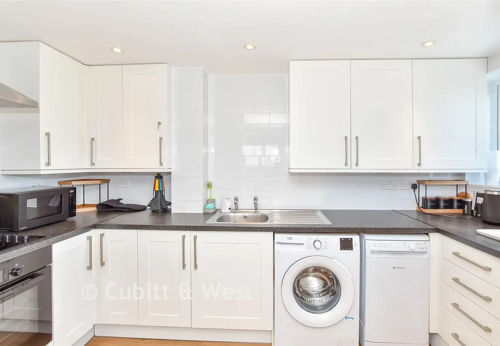 Kitchen - Queen Street, Portsmouth, Hampshire - Wards of Kent