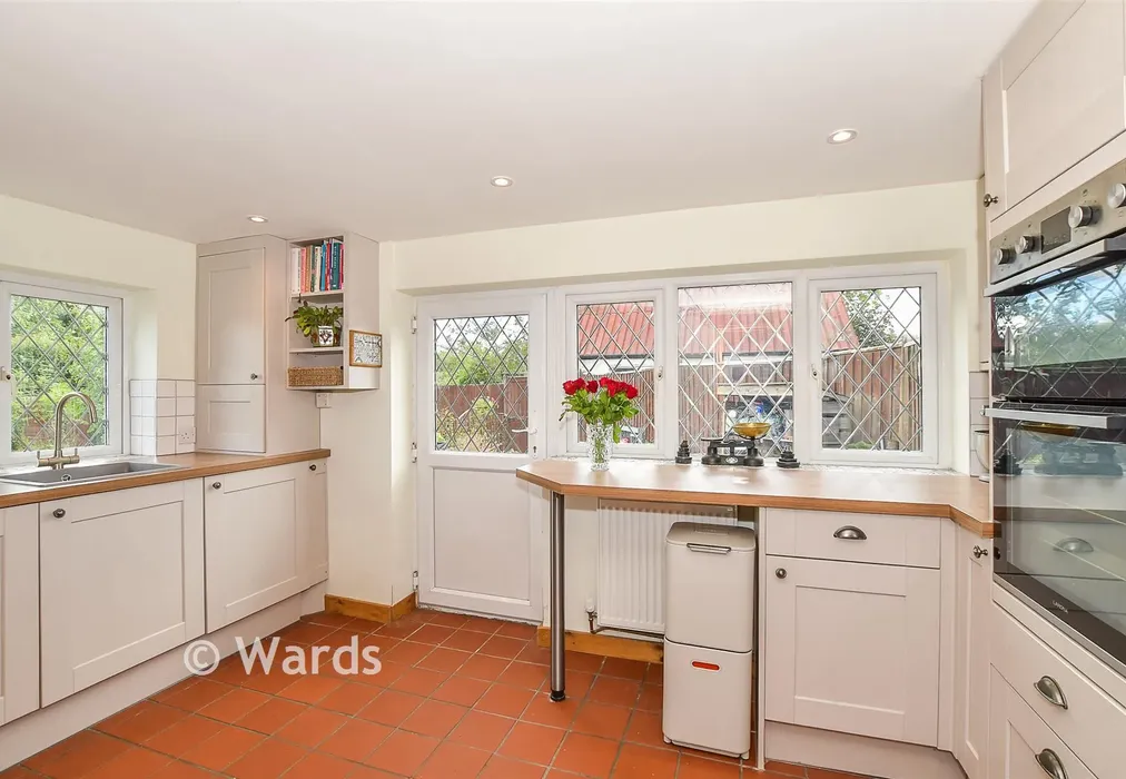 Kitchen - Maidstone Road, Tonbridge, Kent - Wards of Kent