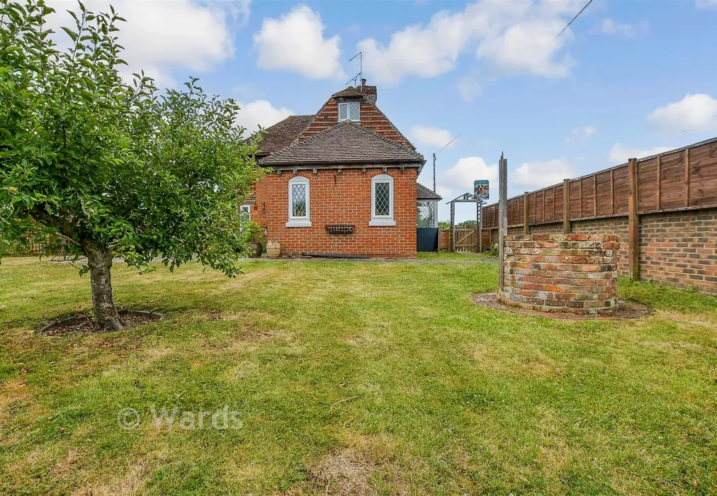 Rear Garden - Maidstone Road, Tonbridge, Kent - Wards of Kent