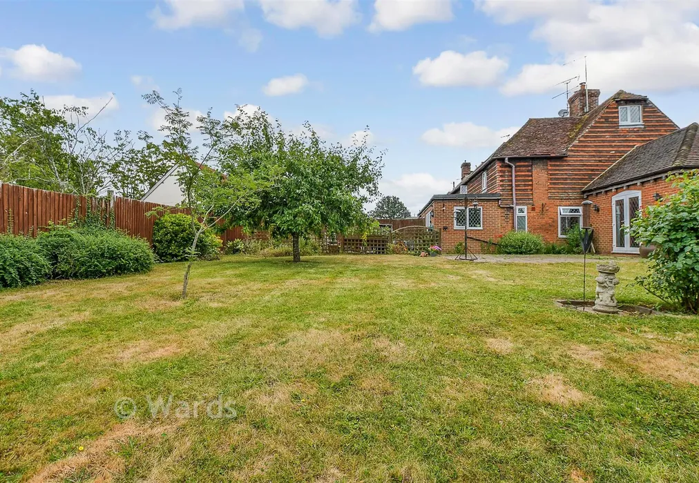 Rear Garden - Maidstone Road, Tonbridge, Kent - Wards of Kent