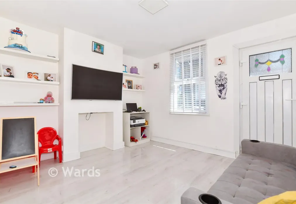 Lounge - Peel Street, Maidstone, Kent - Wards of Kent