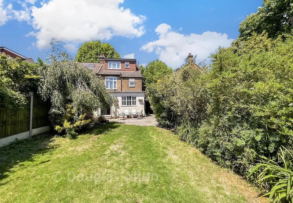 Rear View - Main Road, Gidea Park, Essex - Wards of Kent