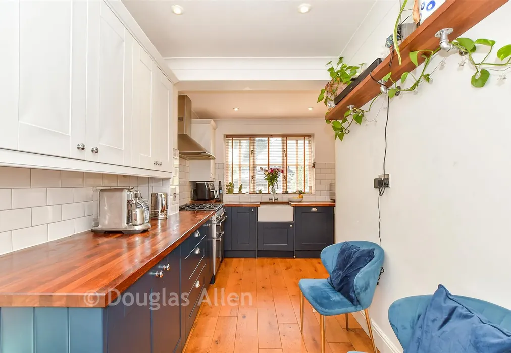Kitchen/Breakfast Room - Main Road, Gidea Park, Essex - Wards of Kent