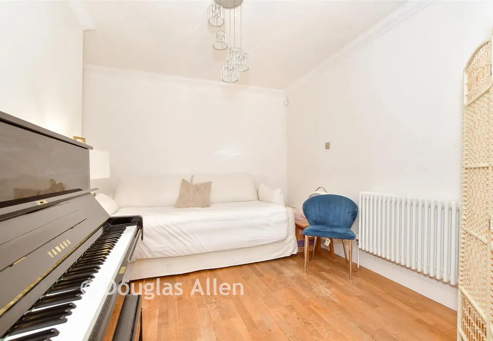 Dining Room - Main Road, Gidea Park, Essex - Wards of Kent