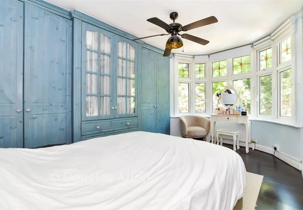 Bedroom 2 - Main Road, Gidea Park, Essex - Wards of Kent