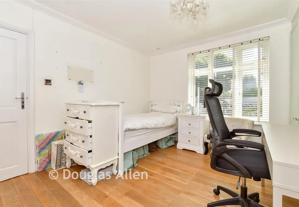Bedroom 3 - Main Road, Gidea Park, Essex - Wards of Kent
