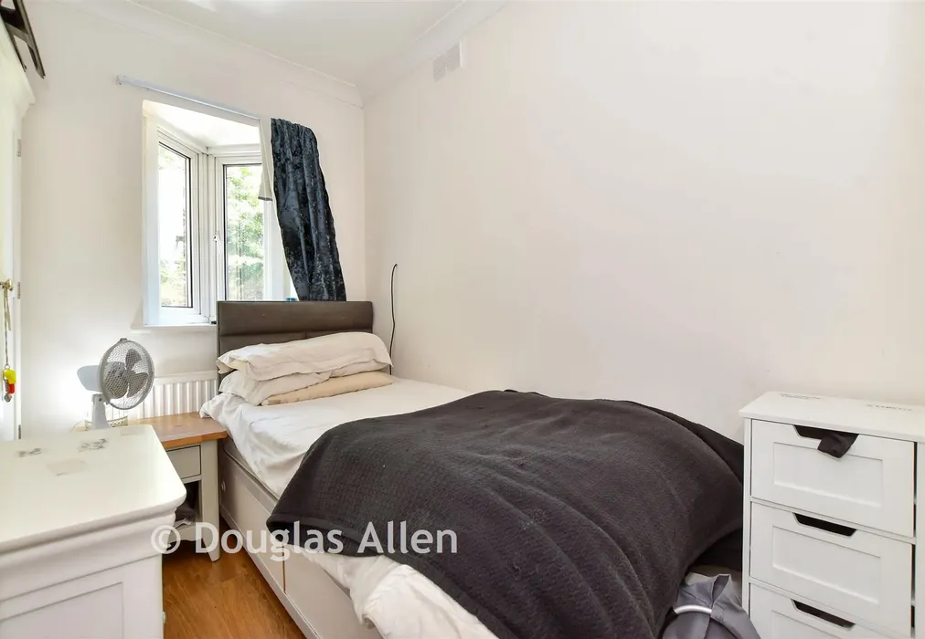 Bedroom 4 - Main Road, Gidea Park, Essex - Wards of Kent