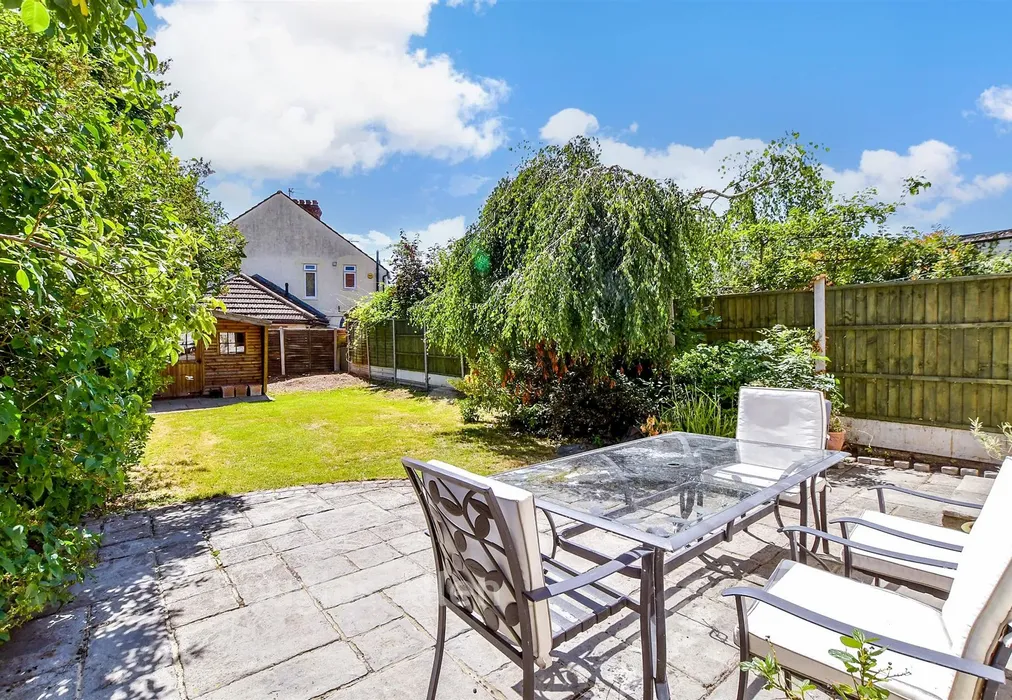 Rear Garden - Main Road, Gidea Park, Essex - Wards of Kent