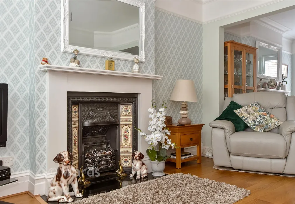 Internal Feature - Western Avenue, Ashford, Kent - Wards of Kent