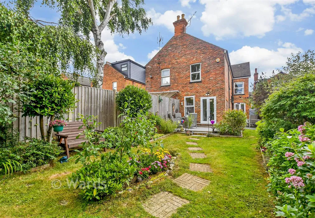 Rear Garden - Western Avenue, Ashford, Kent - Wards of Kent