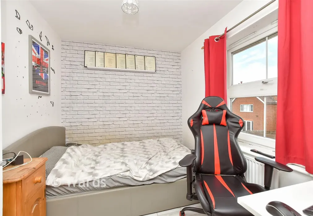 Bedroom 3 - Bergamot Close, Sittingbourne, Kent - Wards of Kent