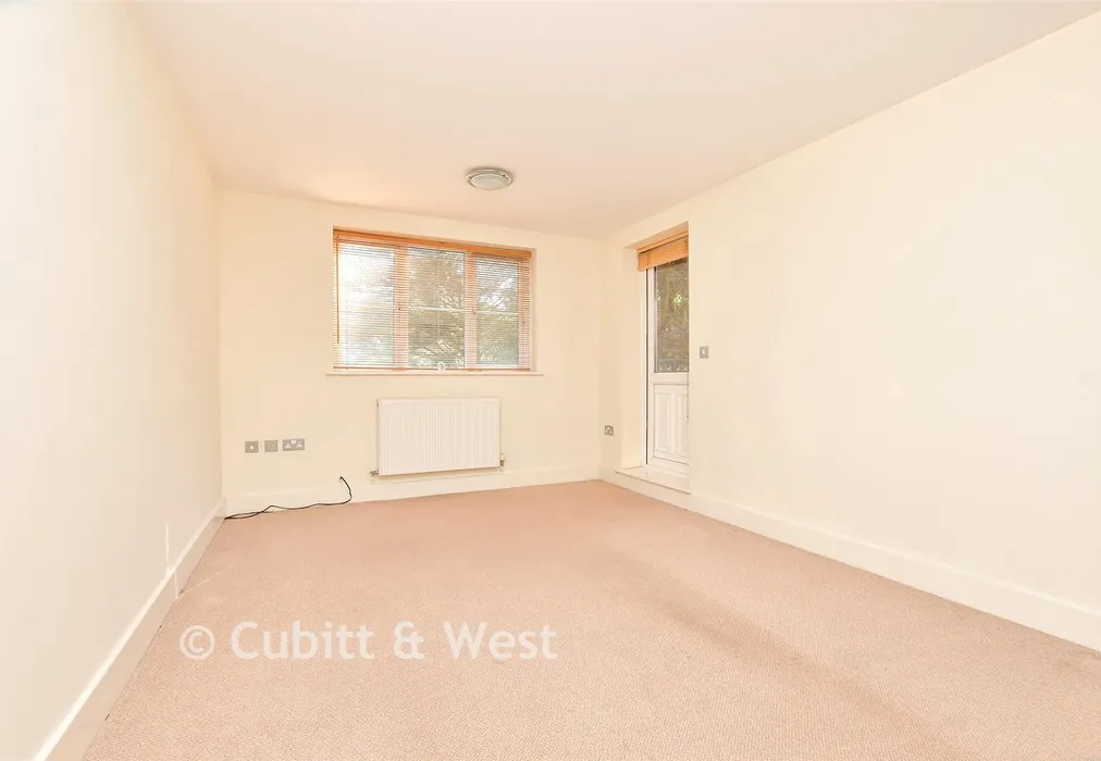 Lounge - Langley Park Road, Sutton, Surrey - Wards of Kent