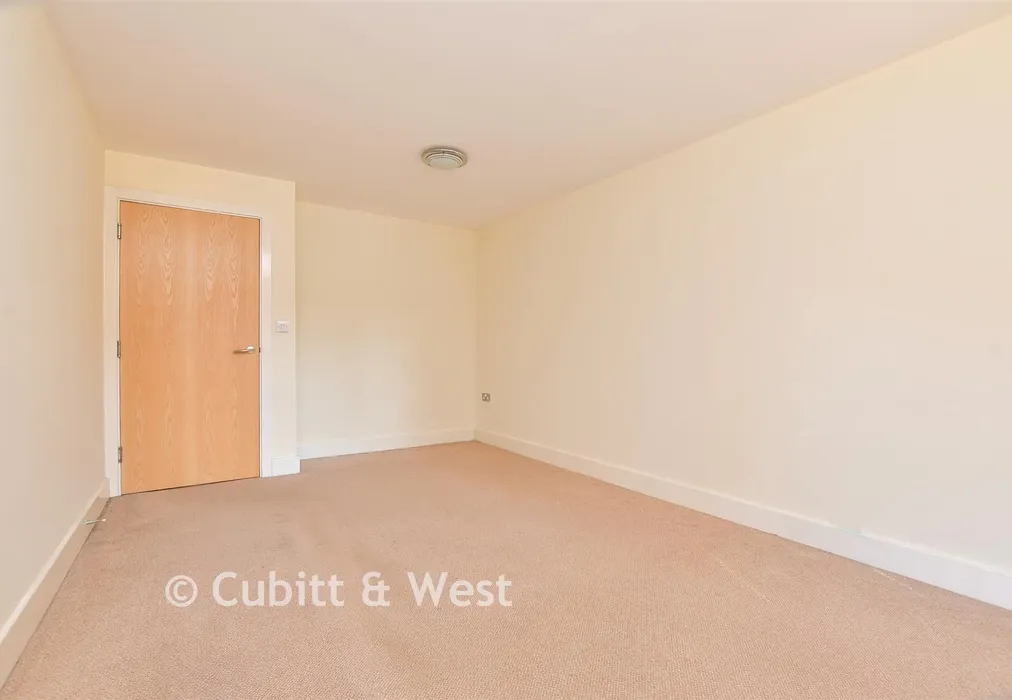Lounge - Langley Park Road, Sutton, Surrey - Wards of Kent