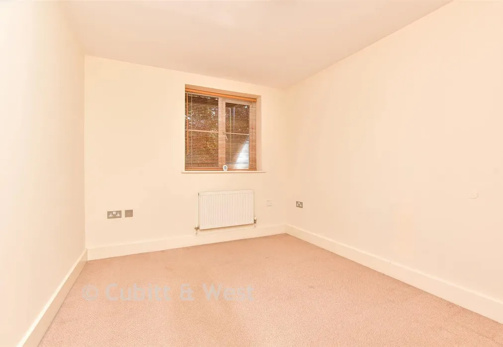 Bedroom - Langley Park Road, Sutton, Surrey - Wards of Kent