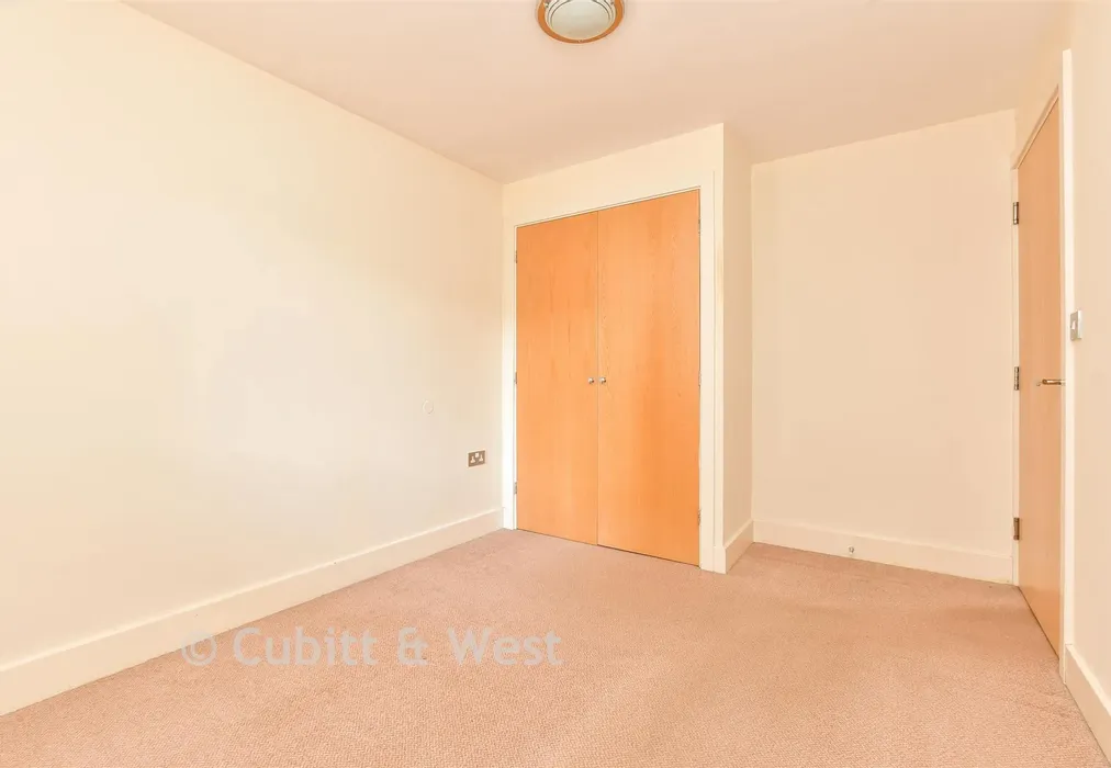 Bedroom - Langley Park Road, Sutton, Surrey - Wards of Kent