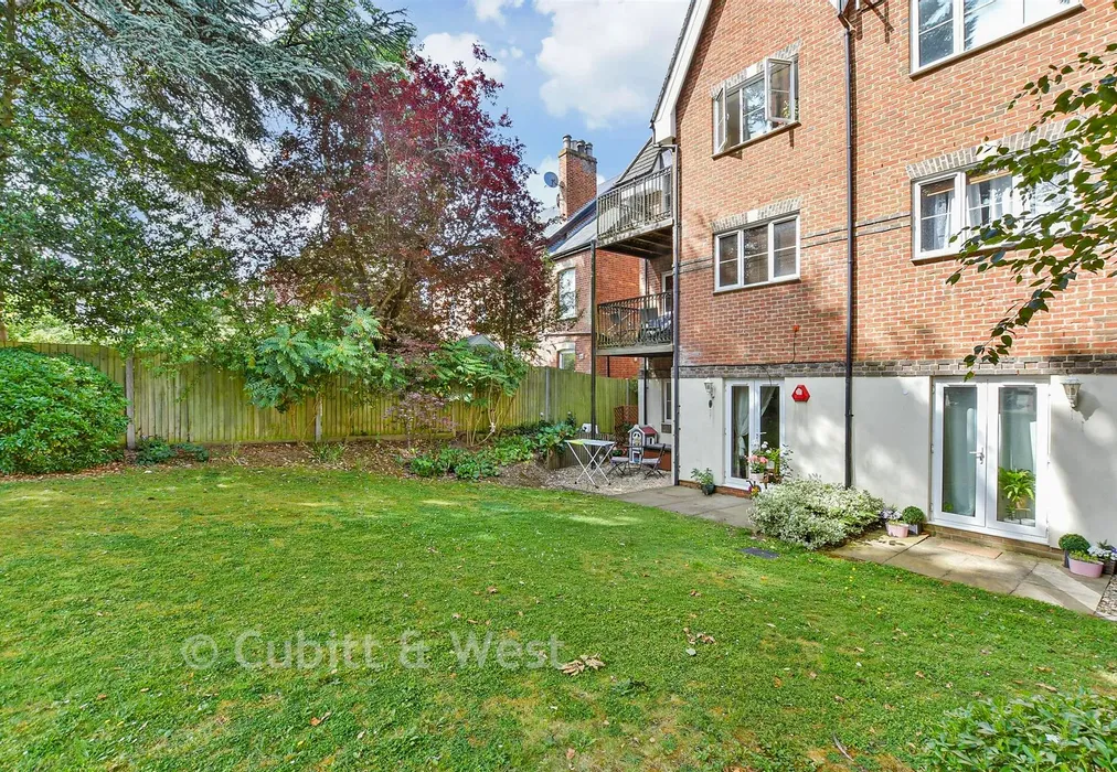 Communal Gardens - Langley Park Road, Sutton, Surrey - Wards of Kent