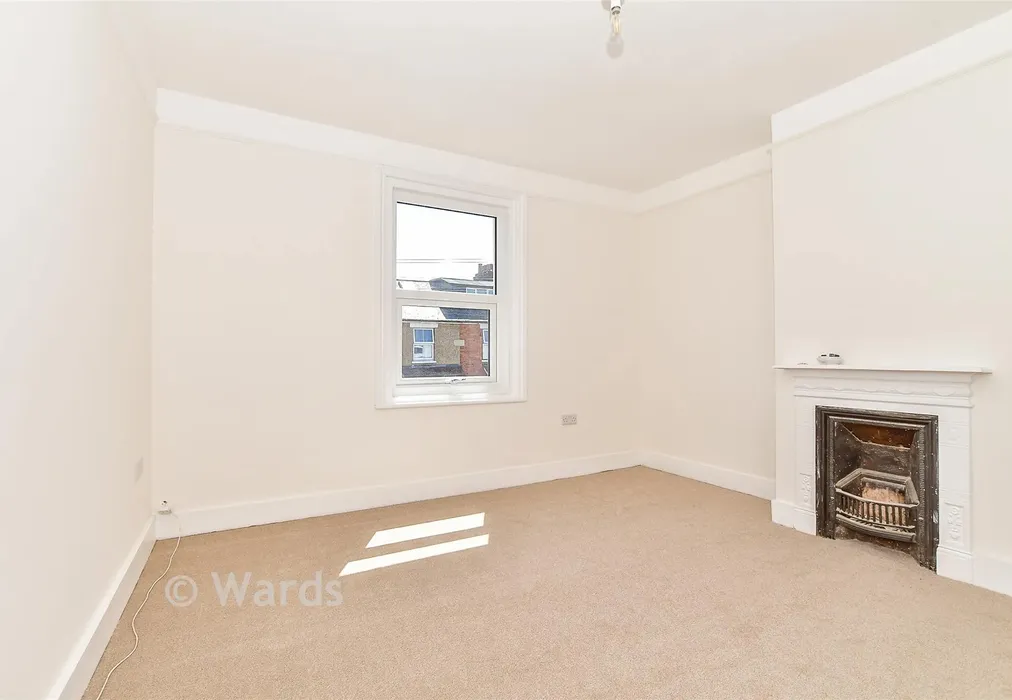 Bedroom 1 - Sussex Road, Tonbridge, Kent - Wards of Kent