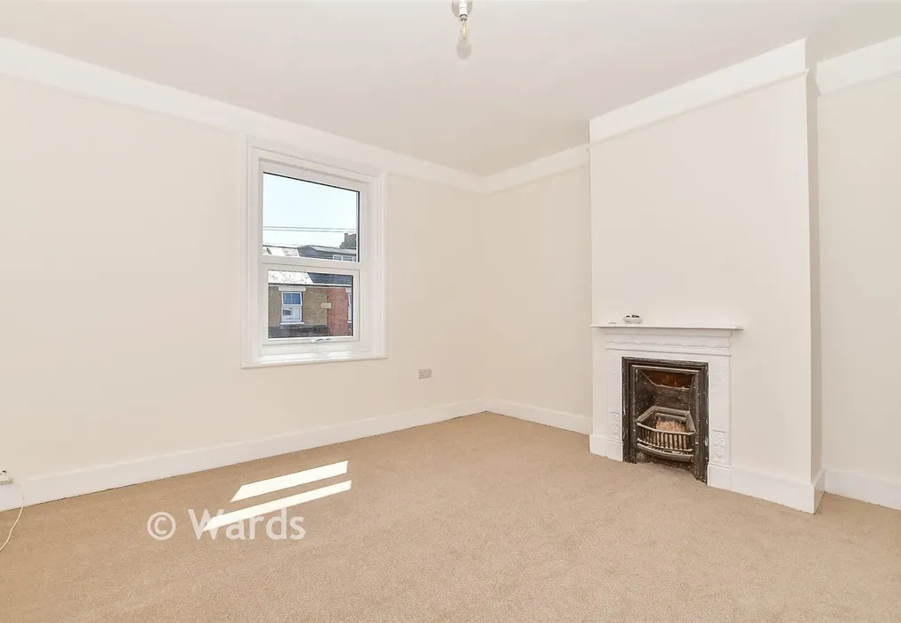 Bedroom 1 - Sussex Road, Tonbridge, Kent - Wards of Kent