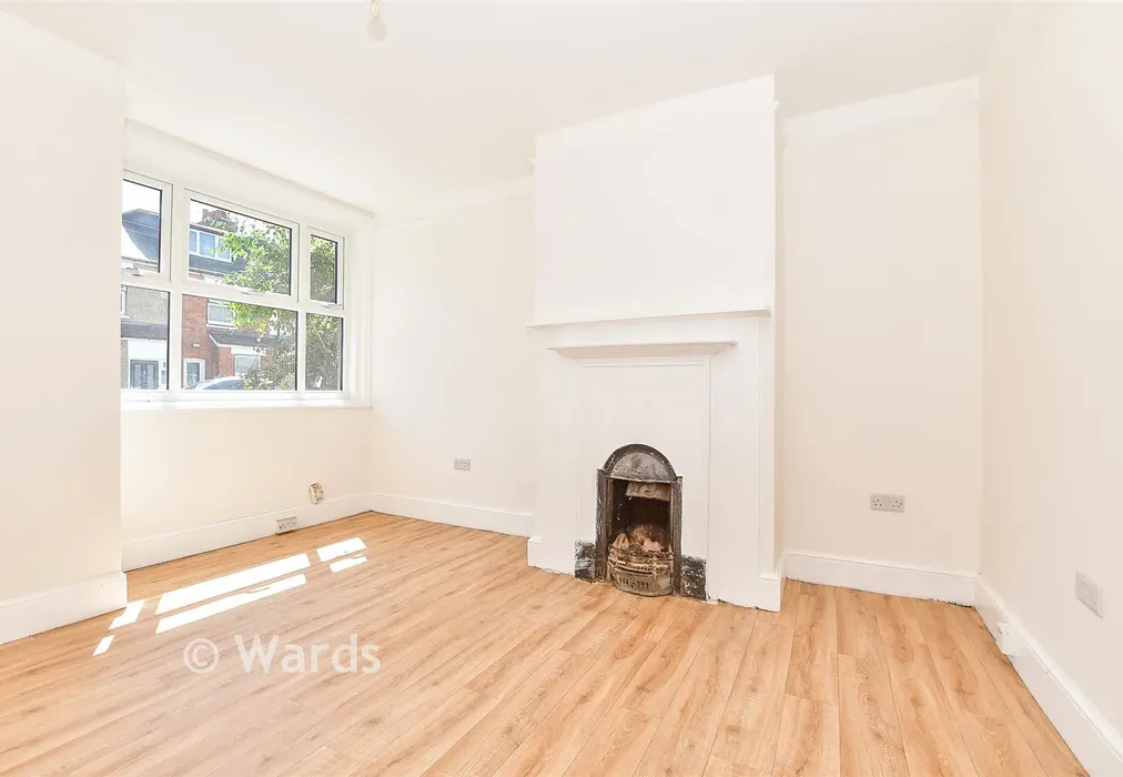 Lounge/ Diner - Sussex Road, Tonbridge, Kent - Wards of Kent