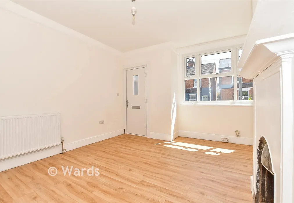 Lounge/ Diner - Sussex Road, Tonbridge, Kent - Wards of Kent