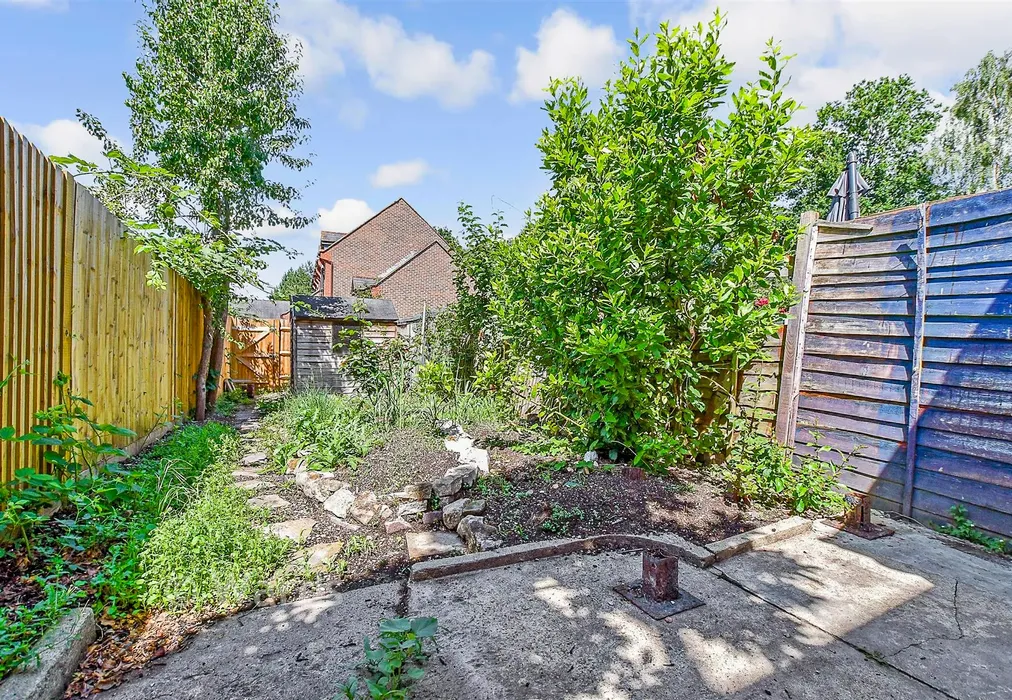 Rear Garden - Sussex Road, Tonbridge, Kent - Wards of Kent