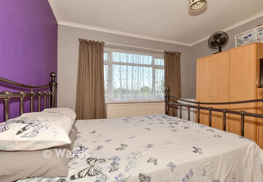 Bedroom 1 - Shamrock Avenue, Whitstable, Kent - Wards of Kent