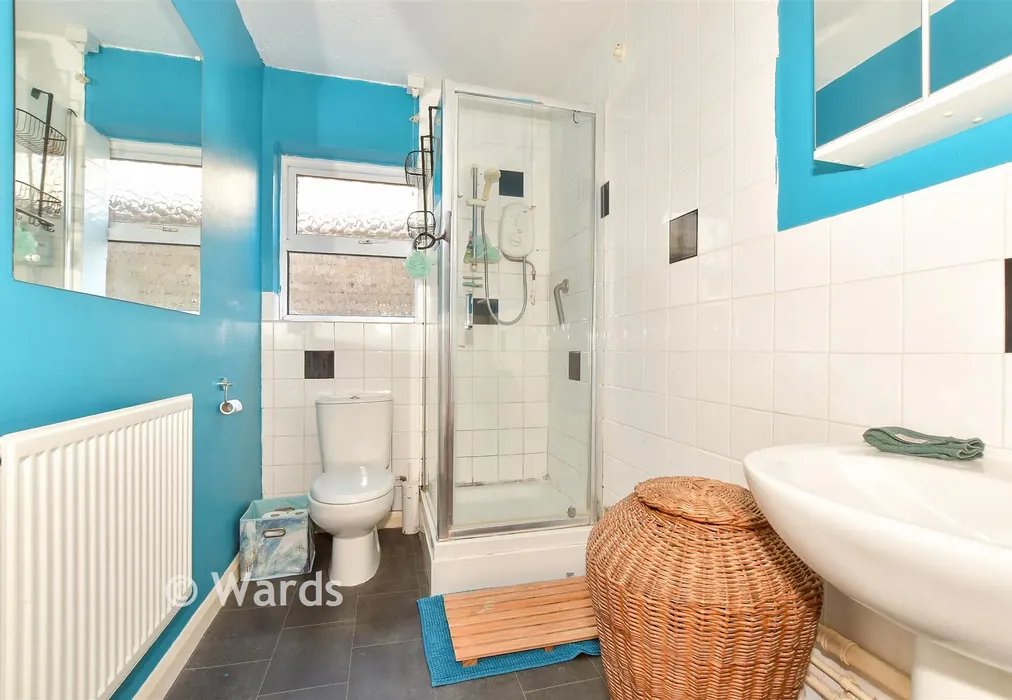 Bathroom - Shamrock Avenue, Whitstable, Kent - Wards of Kent