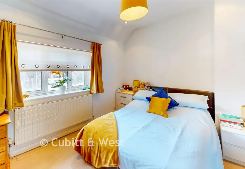 Bedroom 1 - Ifield Road, West Green, Crawley, West Sussex - Wards of Kent
