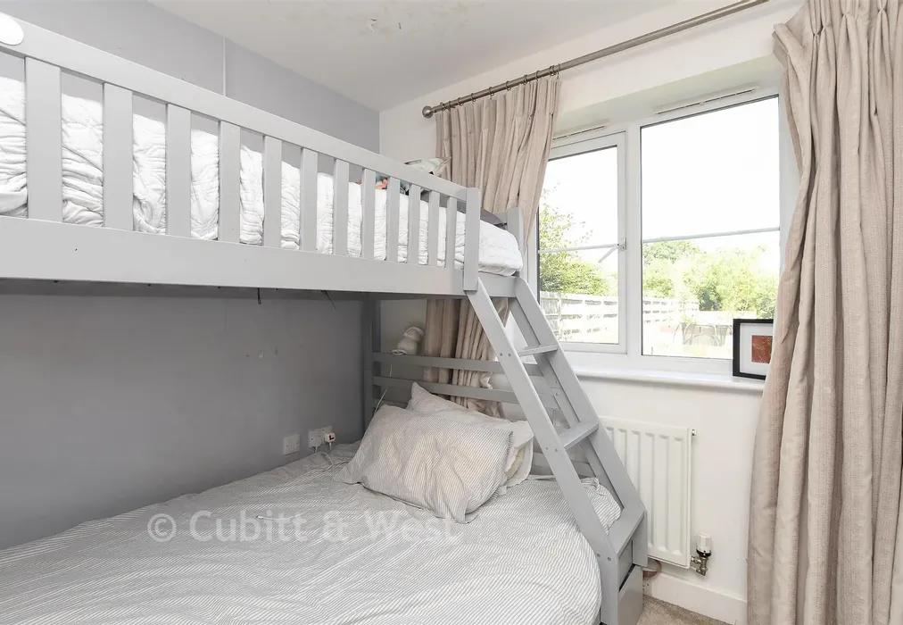 Bedroom 2 - Renfields, Haywards Heath, West Sussex - Wards of Kent