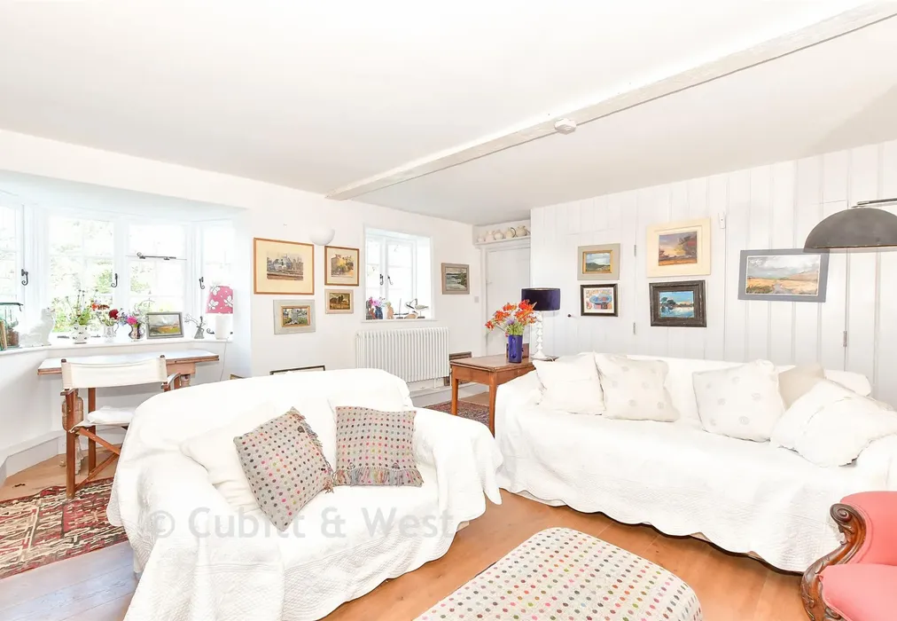 Lounge - Mount Pleasant, Arundel, West Sussex - Wards of Kent