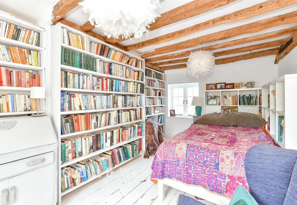 Bedroom 2 - Mount Pleasant, Arundel, West Sussex - Wards of Kent