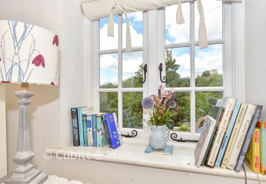 Internal Lifestyle Photograph - Mount Pleasant, Arundel, West Sussex - Wards of Kent