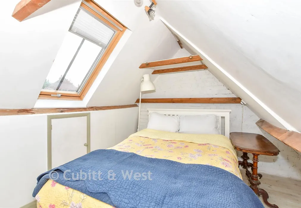 Bedroom 3 - Mount Pleasant, Arundel, West Sussex - Wards of Kent