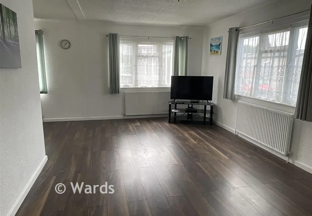 Lounge - Manston Court Road, Margate, Kent - Wards of Kent