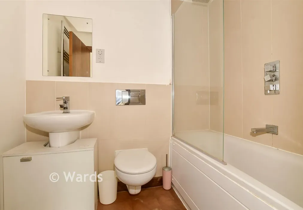 Bathroom - Olympia Way, Whitstable, Kent - Wards of Kent